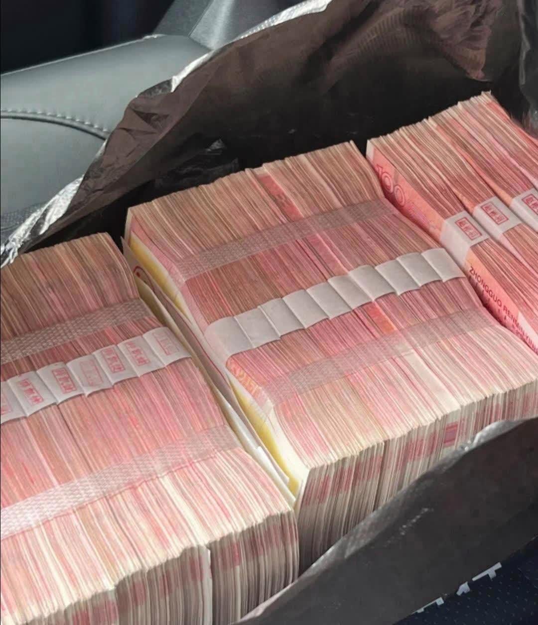 1万美金是人民币多少(1万美金相当于人民币多少钱) 1万美金是人民币多少(1万美金相当于人民币多少钱)